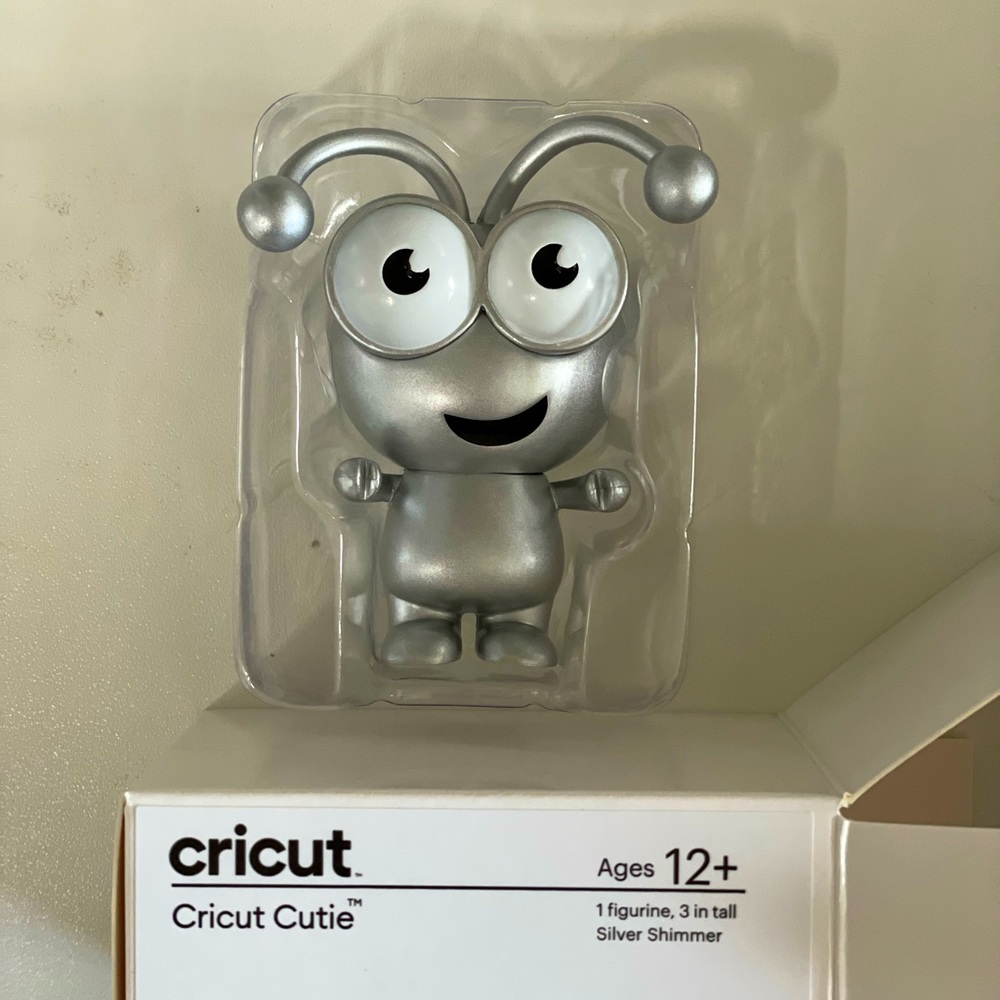 Cricut cutie - brand new. Silver Shimmer